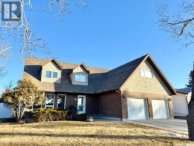 626 4th AVENUE W Kindersley, Saskatchewan in Houses for Sale in Saskatoon - Image 3
