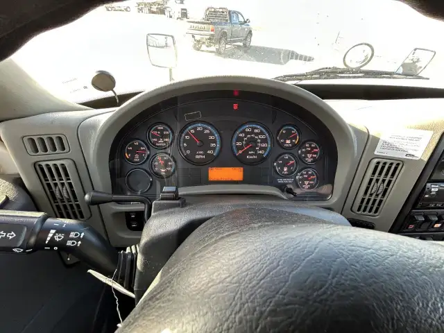 2019 International International 4300 water truck in Heavy Trucks in Regina - Image 15