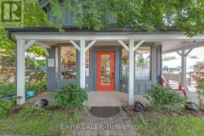 Discover a prime investment opportunity in the heart of downtown Creemore with this versatile mixed-...