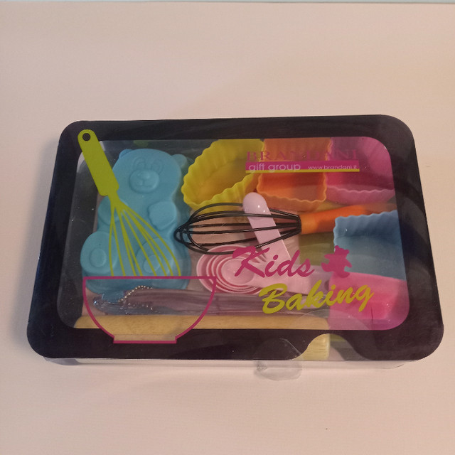 Brandani Kid's 10 piece Baking Kit Sealed in Toys & Games in Belleville