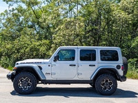 Dynamic Gas/Electric V-6 engine - Advanced navigation and premium audio - Comprehensive safety featu... (image 6)