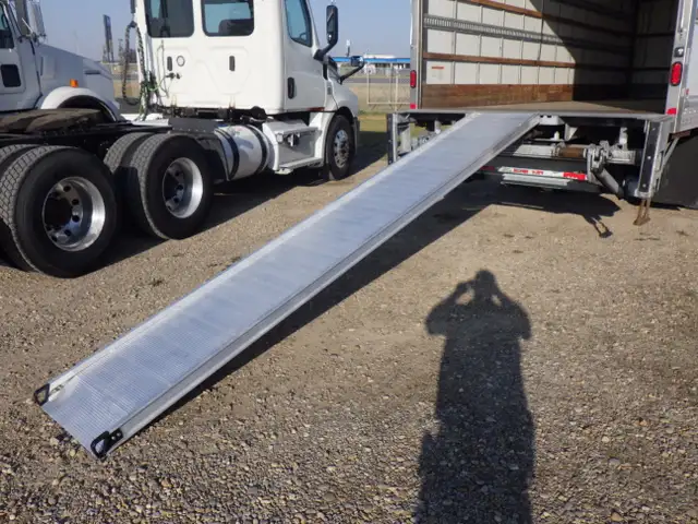 2018 MULTI VANS 26 Ft. Van Body #3976A in Heavy Trucks in Edmonton - Image 7