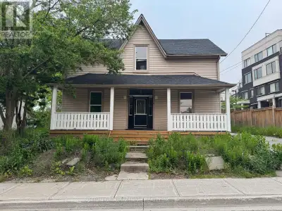 BACK - 31 MACHELL AVENUE Aurora (Aurora Village), Ontario