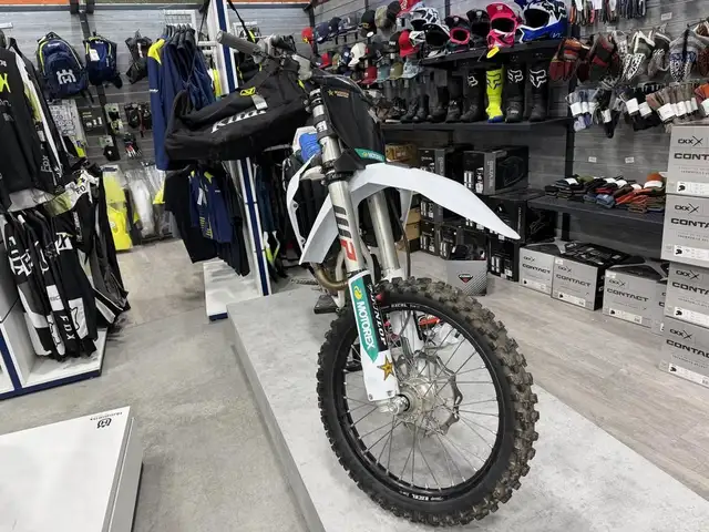 2024 Husqvarna FC 250 Rockstar Edition in Dirt Bikes & Motocross in Winnipeg - Image 3