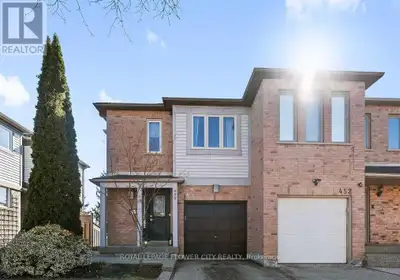 UPPER - 450 LEVANNA LANE Oakville (RO River Oaks), Ontario