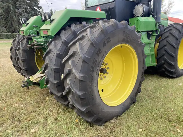 1993 John Deere 4WD Tractor 8770 in Farming Equipment in Edmonton - Image 27