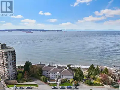This INCREDIBLE TOP FLOOR HOME on Argyle Avenue in West Vancouver is ONE OF A KIND! WATERFRONT AT IT...