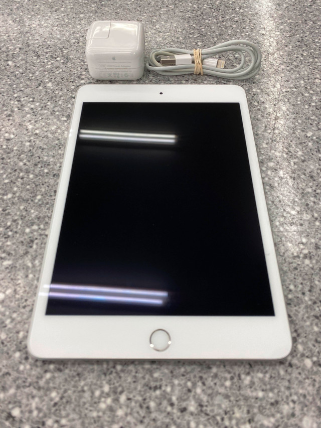 Apple iPad Mini 5th Gen (Silver) in iPads & Tablets in City of Toronto