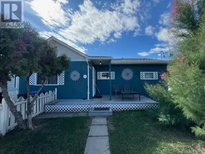 This adorable 1960s rancher features 3 bedrooms and 1 bathroom. Recent updates include a new roof (2...