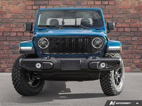 This Jeep Gladiator delivers a Regular Unleaded V-6 3.6 L/220 engine powering this Automatic transmi... (image 1)