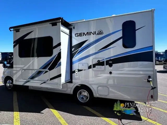 2024 Thor Motor Coach Gemini AWD 23TE Brand new ! Save Huge ! in RVs & Motorhomes in Moncton - Image 8