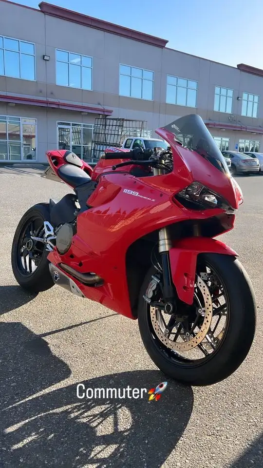 2013 DUCATI PANIGALE 1199 (FINANCING AVAILABLE) in Sport Bikes in Strathcona County - Image 3