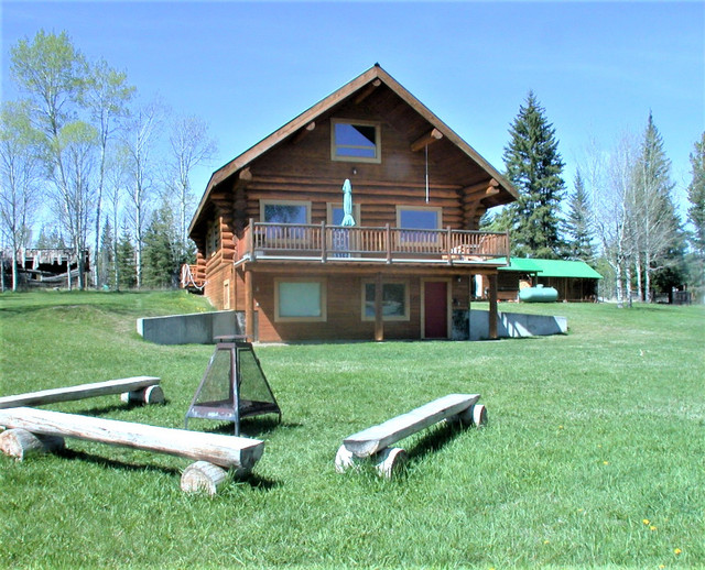 120+ acres, 2 homes and private lake!! in Houses for Sale in 100 Mile House - Image 3