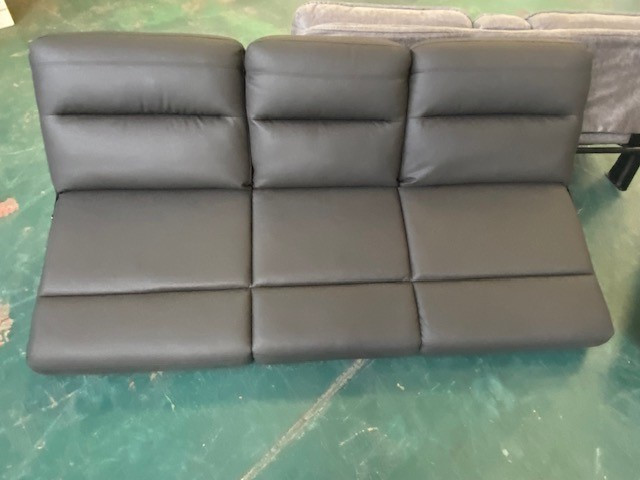 70INCH JACKKNIFE SOFA in Other in Lethbridge - Image 4