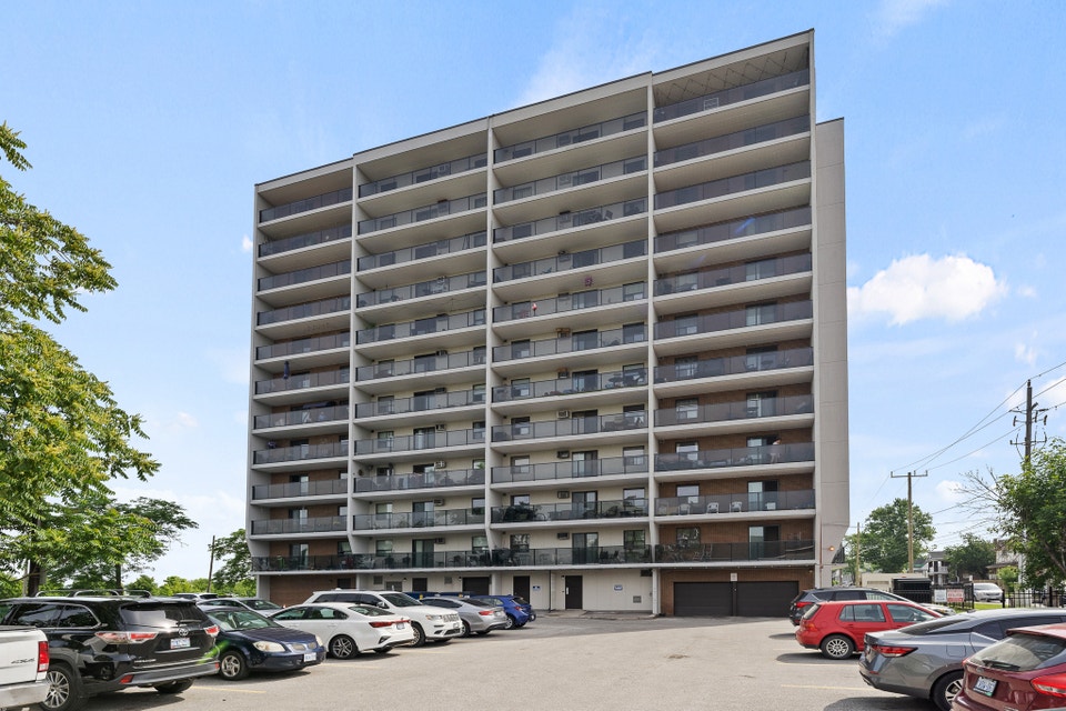 Royal Tower Apartments - 2 Bedroom, 1 Bath Apartment for Rent - 3