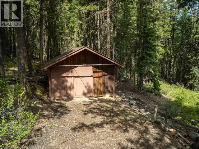7750 BURGESS ROAD Deka Lake / Sulphurous / Hathaway Lakes, Briti in Houses for Sale in 100 Mile House - Image 26