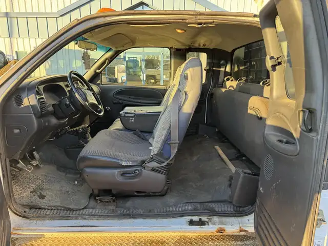 2001 DODGE RAM 3500 in Heavy Trucks in Saskatoon - Image 23