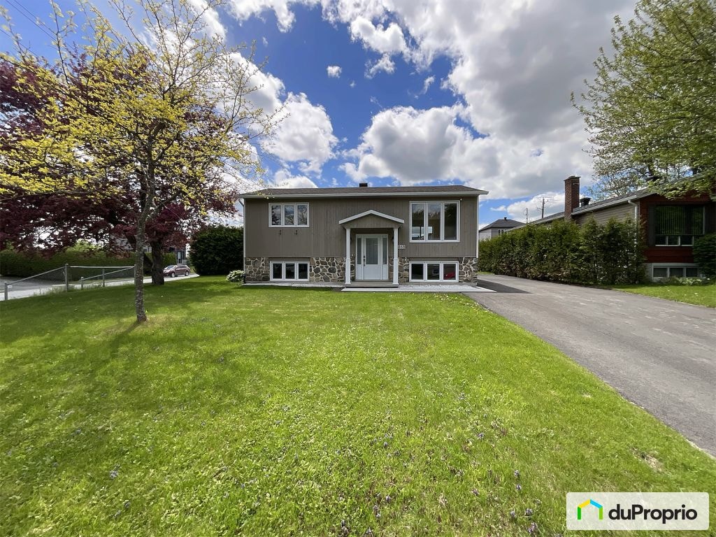 $534,900 - Bungalow for sale in Sherbrooke (Rock Forest) — photo 1