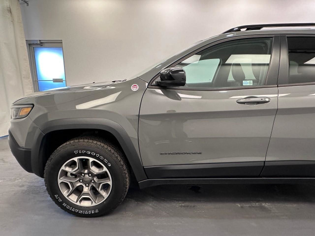 2022 Jeep Cherokee Trailhawk Trail Rated 4x4 - Remote Start -... in Cars & Trucks in Lethbridge - Image 2