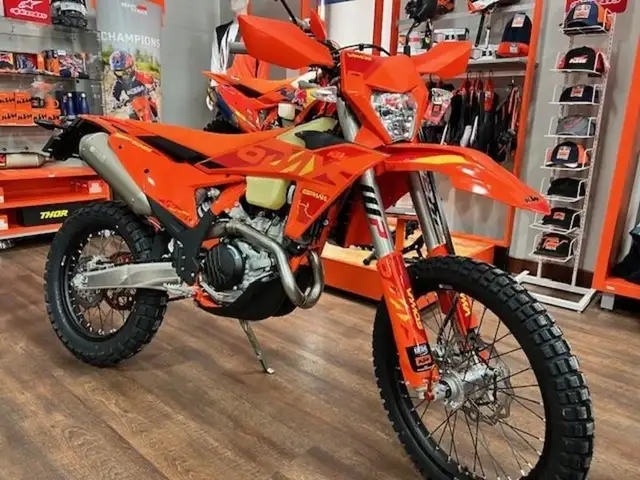 2025 KTM 500 EXC-F Six Days in Dirt Bikes & Motocross in Oakville / Halton Region - Image 2