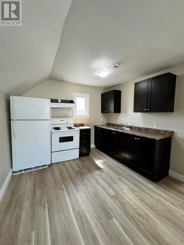1 Bedroom Upper-Level Unit – Laundry Hookups Available – $1,249/ in Long Term Rentals in Sault Ste. Marie - Image 5