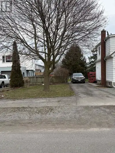 Fantastic infill building lot located in a family friendly neighbourhood of Port Colborne. With many...