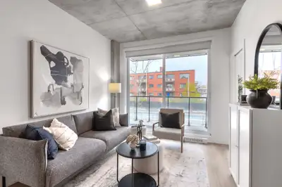 Apartment for rent logement locatif-2 chambres/bedrooms-4.5-4 1/2-2cc-VSL Montreal TMR-Vanier-metro...