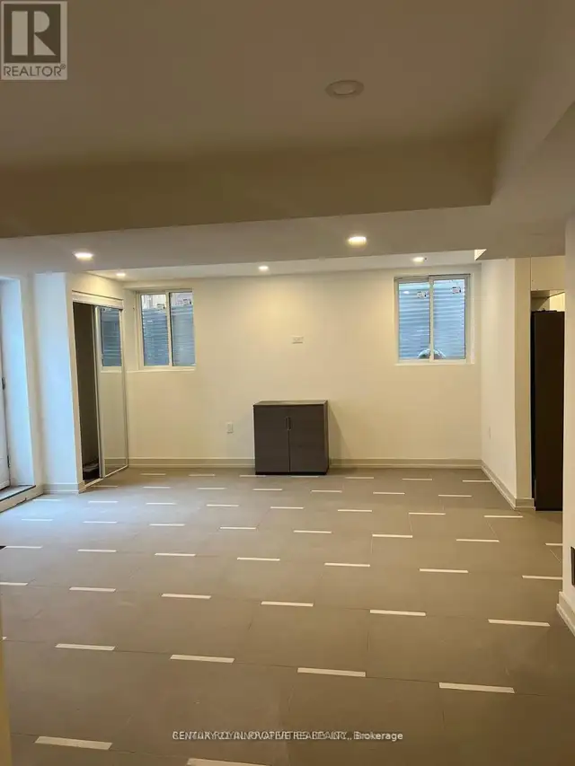 1042 KINGPEAK CRESCENT Pickering, Ontario in Long Term Rentals in Oshawa / Durham Region - Image 5