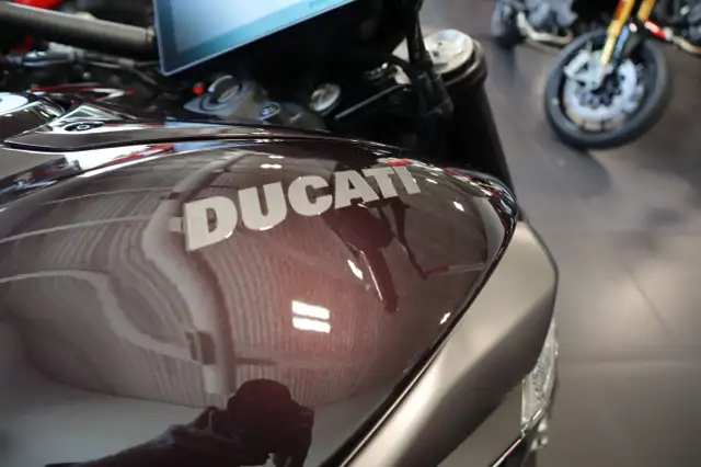 2026 Ducati X DIAVEL V4 in Street, Cruisers & Choppers in Edmonton - Image 5