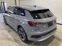 // JAMAIS ACCIDENTÉ! //Ce Audi Q4 e-tron 2024 usagé, offert chez AutoStudio 72 à Mirabel, propose un... (image 1)