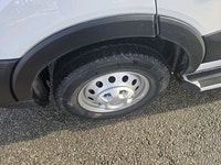 Perfect Auto CLEAN CARFAX - BUMPER TO BUMPER FACTORY WARRANTY - 3.5 L GAS - AWD - DIVIDER - BACK UP... (image 6)