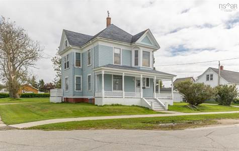 33 William Street in Houses for Sale in Yarmouth