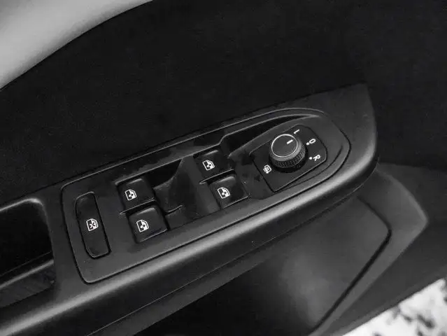 2025 Volkswagen Taos Comfortline 1.5T 4MOTION in Cars & Trucks in Strathcona County - Image 17