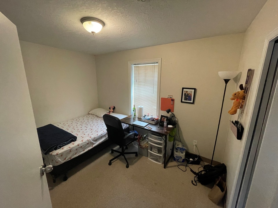 Clean & Spacious Bedrooms Available In a 5-Bedroom Two-Story Apa 2