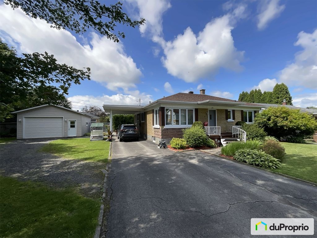 $449,500 - Bungalow for sale in Chicoutimi (Chicoutimi-Nord) — photo 1