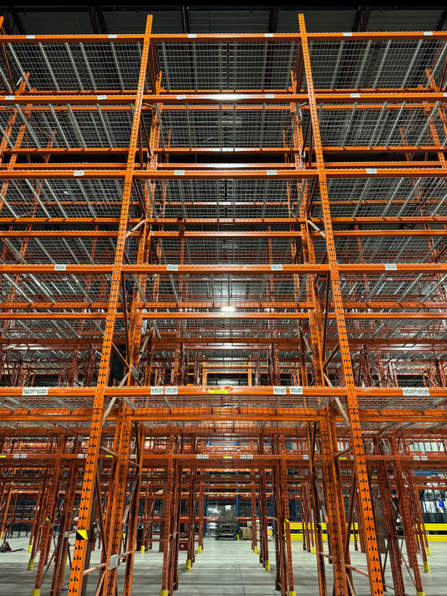 Used wire mesh deck for warehouse pallet rack 42" x 46" in Industrial Shelving & Racking in Mississauga / Peel Region - Image 3