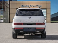*Certified, Low Mileage, Leather Seats!* Incredible design in and out makes this 2025 Santa Fe strik... (image 5)