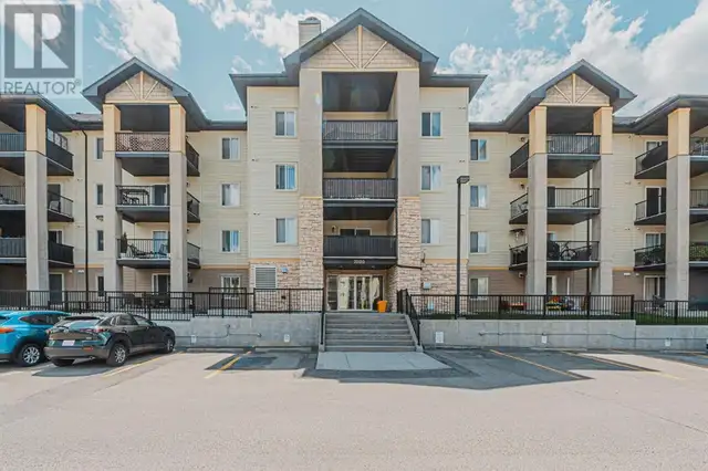 7105, 304 Mackenzie Way SW Airdrie, Alberta62865715595905121