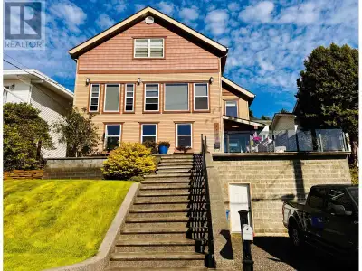 * PREC - Personal Real Estate Corporation. This spectacular 3/4 bedroom, 3 bath oceanview home has b...