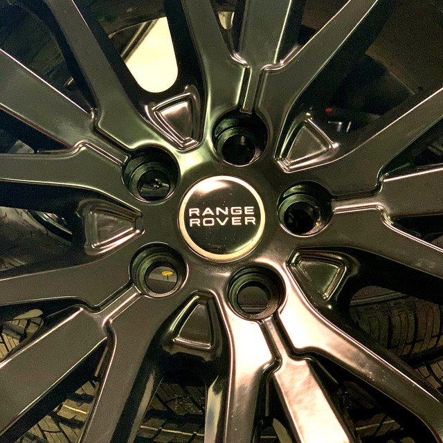 4 ORIGINAL Range Rover Wheels & Tires | 275/45R21 Tires in Tires & Rims in Calgary - Image 3