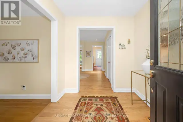 1354 EDGEWARE ROAD Oakville (FA Falgarwood), Ontario in Houses for Sale in Oakville / Halton Region - Image 5