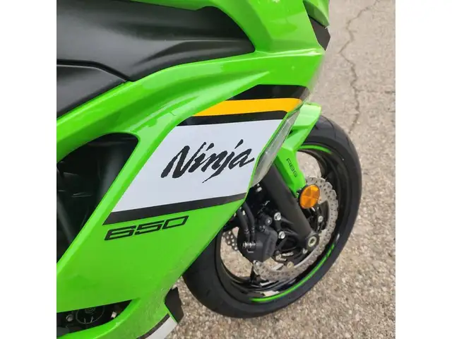 2025 Kawasaki Ninja 650 KRT Edition in Street, Cruisers & Choppers in London - Image 14