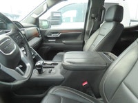 2024 GMC Sierra 1500 Denali The 2024 GMC Sierra 1500 Denali stands at the pinnacle of premium crafts... (image 5)