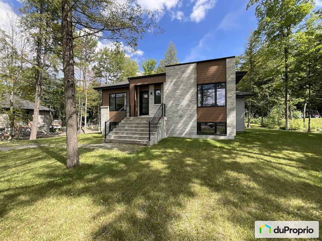 $525,000 - Bungalow for sale in St-Calixte — photo 1