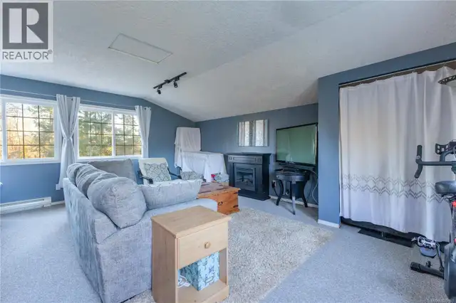 777 Salsbury Rd Courtenay, British Columbia in Houses for Sale in Comox / Courtenay / Cumberland - Image 17