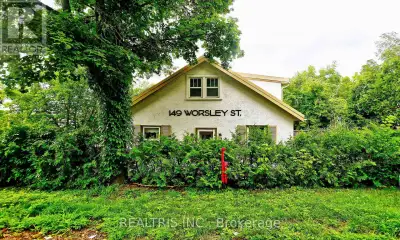 149 WORSLEY STREET Barrie (City Centre), Ontario