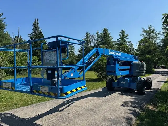 2014 Genie Z60 Diesel Articulating Boom Fully Serviced in Heavy Equipment in Hamilton - Image 5