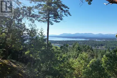A truly unique and picturesque acreage on Gabriola island awaits! 4.97 acres ocean view property wit...