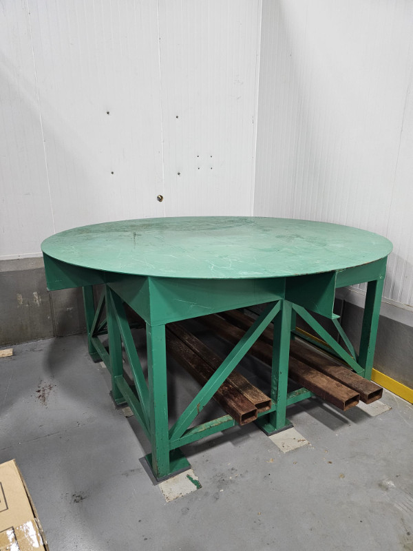 Heavy Duty Industrial Steel round table in Other Business & Industrial in City of Toronto