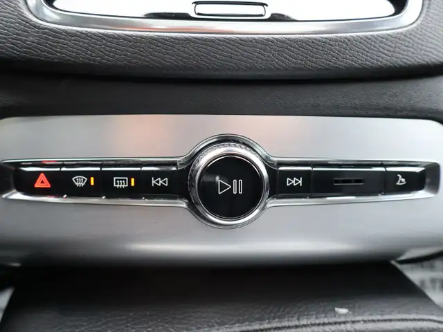 2018 Volvo XC90 in Cars & Trucks in Oakville / Halton Region - Image 32